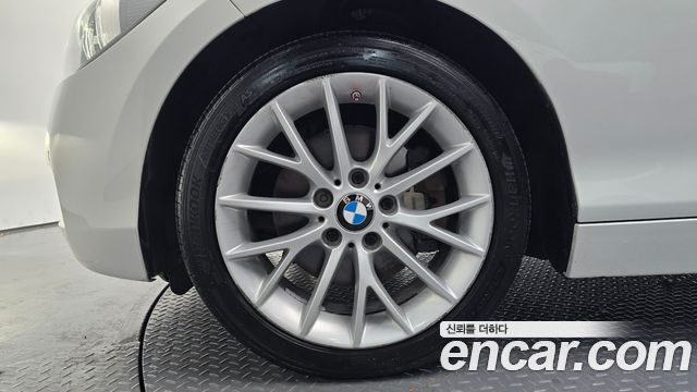 BMW 1 Series (F20) 118d Sport 5Door 2015 — фото 5