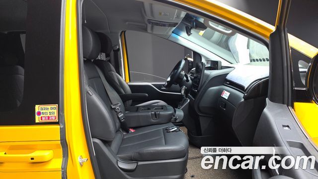 Hyundai Staria L3.5  Kinder Safety Car 11-Seater 2025 — фото 26