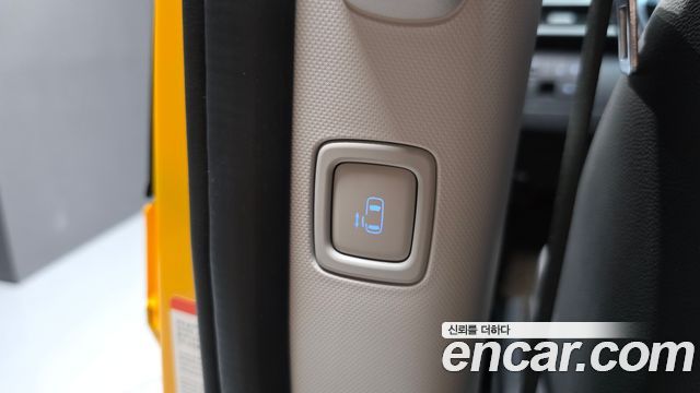 Hyundai Staria L3.5  Kinder Safety Car 11-Seater 2025 — фото 31