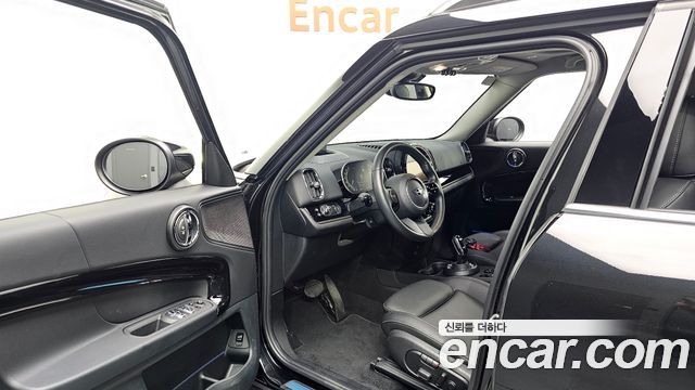 MINI Cooper Countryman Classic Plus Launch Pack 2nd Gen 2023 — фото 10