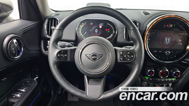 MINI Cooper Countryman Classic Plus Launch Pack 2nd Gen 2023 — фото 14