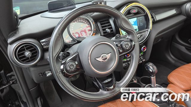 MINI Cooper S Convertible Standard 3rd 2017 — фото 13