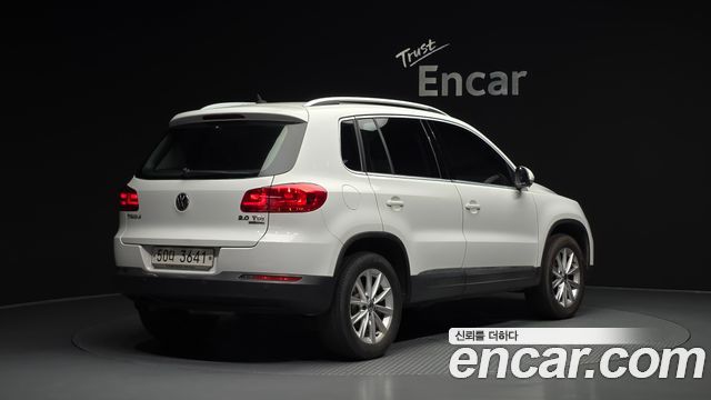 Volkswagen Tiguan 2.0 TDI Comfort 5N 2015 — фото 2