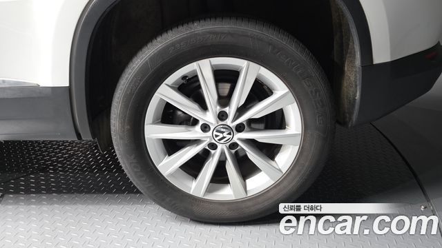 Volkswagen Tiguan 2.0 TDI Comfort 5N 2015 — фото 5