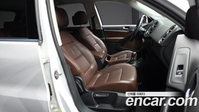 Volkswagen Tiguan 2.0 TDI Comfort 5N 2015 — фото 11