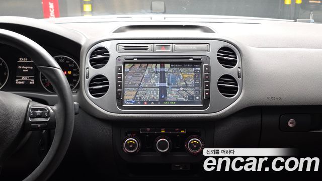 Volkswagen Tiguan 2.0 TDI Comfort 5N 2015 — фото 14