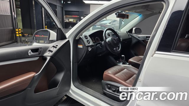 Volkswagen Tiguan 2.0 TDI Comfort 5N 2015 — фото 10