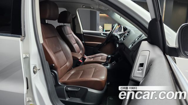 Volkswagen Tiguan 2.0 TDI Comfort 5N 2015 — фото 11