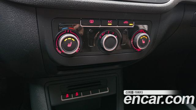 Volkswagen Tiguan 2.0 TDI Comfort 5N 2015 — фото 14