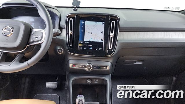 Volvo XC40 B4 Inscription 2021 — фото 14