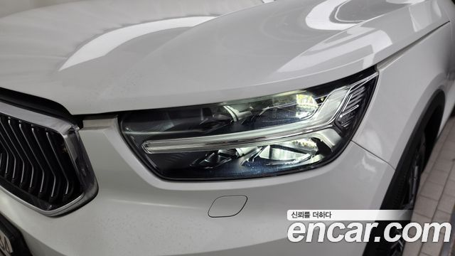 Volvo XC40 B4 Inscription 2021 — фото 22