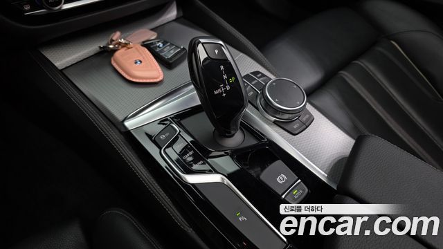 BMW 5 Series (G30) 520d xDrive M Sport Package 2018 — фото 9