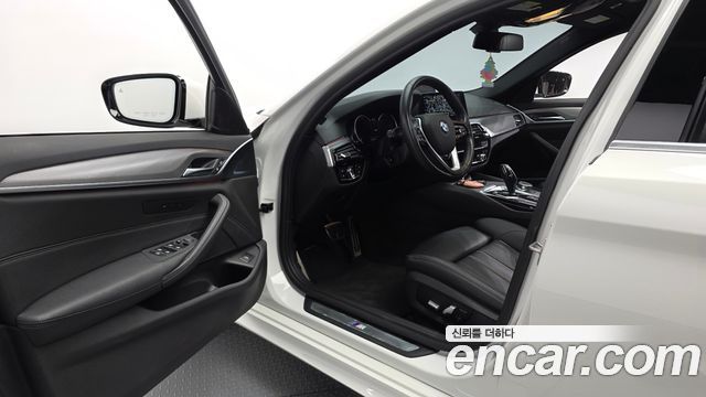BMW 5 Series (G30) 520d xDrive M Sport Package 2018 — фото 10