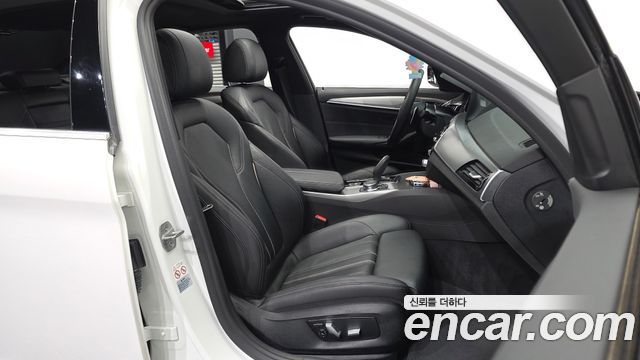 BMW 5 Series (G30) 520d xDrive M Sport Package 2018 — фото 11