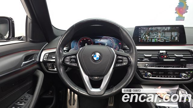 BMW 5 Series (G30) 520d xDrive M Sport Package 2018 — фото 13