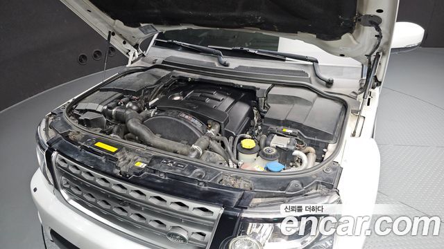 Land Rover Discovery 4 3.0 SDV6 SE 2015 — фото 6