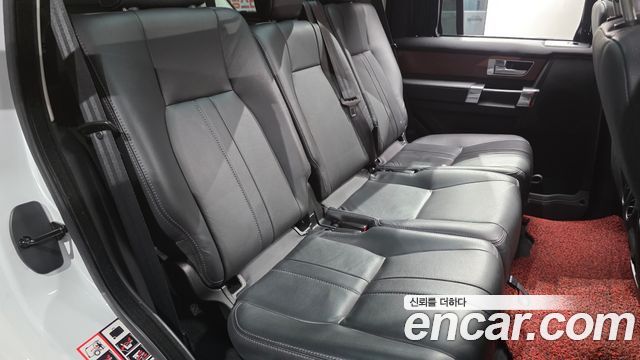 Land Rover Discovery 4 3.0 SDV6 SE 2015 — фото 11