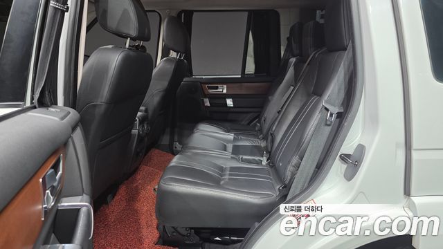Land Rover Discovery 4 3.0 SDV6 SE 2015 — фото 12
