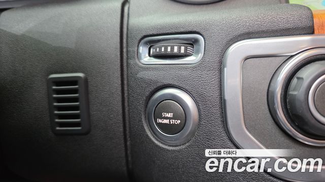 Land Rover Discovery 4 3.0 SDV6 SE 2015 — фото 18