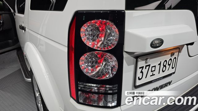 Land Rover Discovery 4 3.0 SDV6 SE 2015 — фото 23
