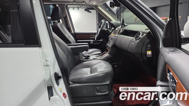 Land Rover Discovery 4 3.0 SDV6 SE 2015 — фото 26