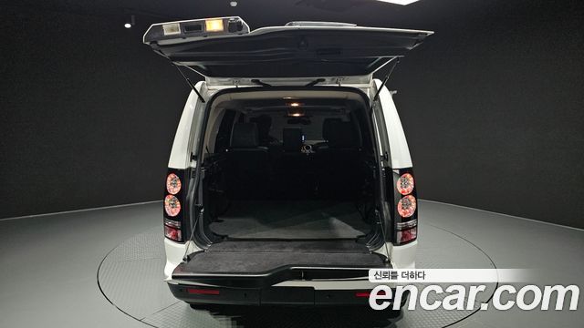 Land Rover Discovery 4 3.0 SDV6 SE 2015 — фото 30