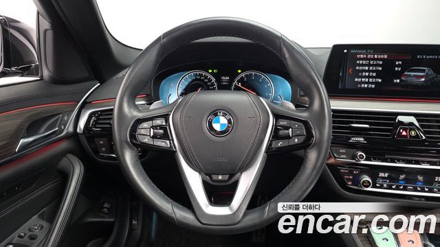 BMW 5 Series (G30) 530i xDrive M Sport Package Plus 2018 — фото 13