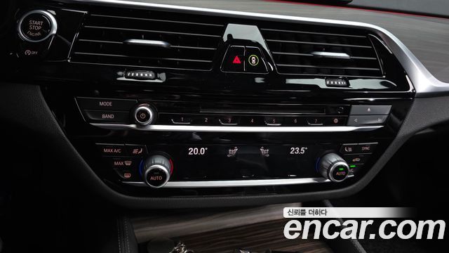 BMW 5 Series (G30) 530i xDrive M Sport Package Plus 2018 — фото 16