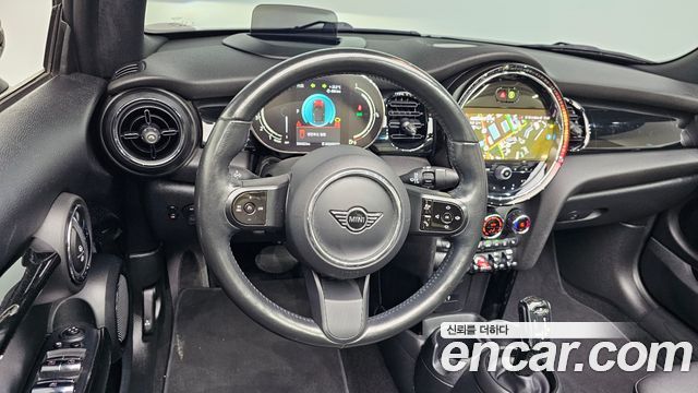 MINI Cooper Convertible Classic Third Generation 2024 — фото 12