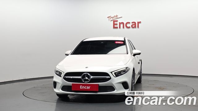 Mercedes-Benz A-Class (W177) A220 Sedan 2022 — фото 3