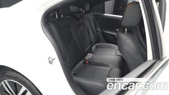Mercedes-Benz A-Class (W177) A220 Sedan 2022 — фото 11