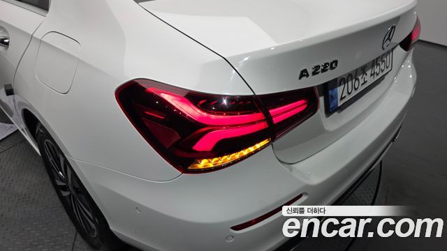 Mercedes-Benz A-Class (W177) A220 Sedan 2022 — фото 23