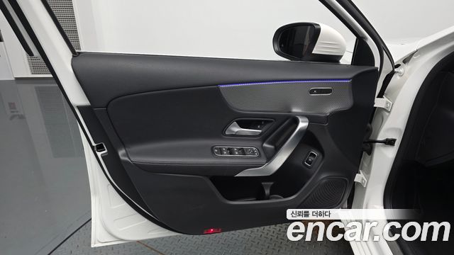 Mercedes-Benz A-Class (W177) A220 Sedan 2022 — фото 24