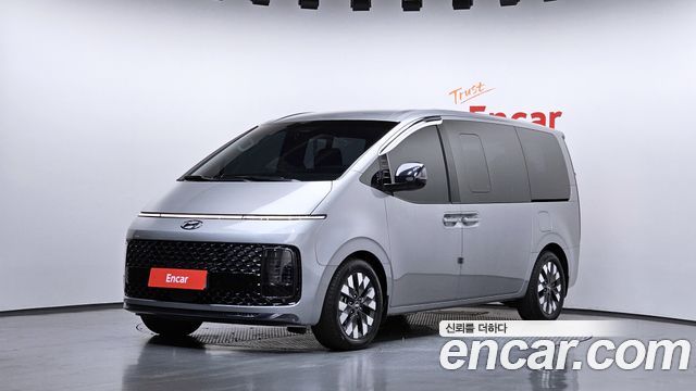 Hyundai Staria Lounge 9-Seater Prestige 2023 — фото 1