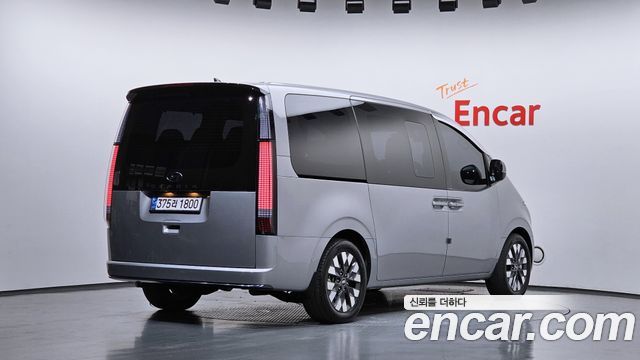 Hyundai Staria Lounge 9-Seater Prestige 2023 — фото 2
