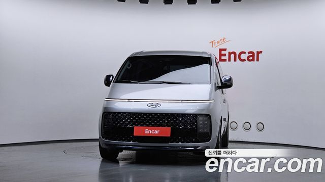 Hyundai Staria Lounge 9-Seater Prestige 2023 — фото 3