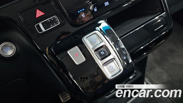 Hyundai Staria Lounge 9-Seater Prestige 2023 — фото 9