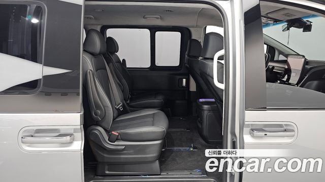 Hyundai Staria Lounge 9-Seater Prestige 2023 — фото 11