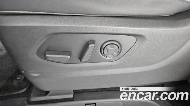 Hyundai Staria Lounge 9-Seater Prestige 2023 — фото 31