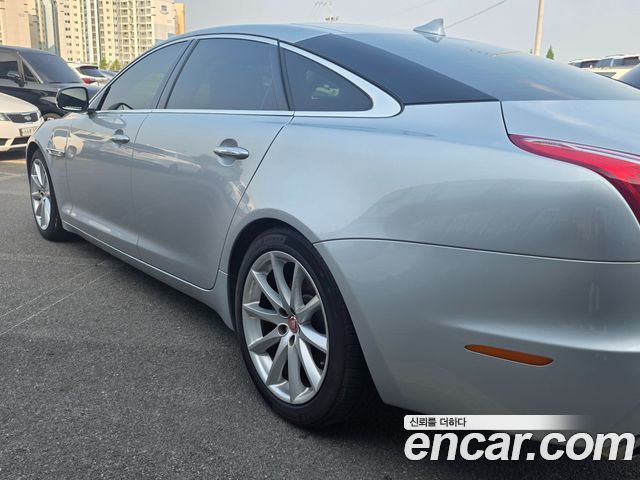 Jaguar XJ 3.0D Premium Luxury LWB X351 2015 — фото 2