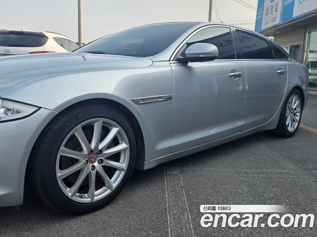 Jaguar XJ 3.0D Premium Luxury LWB X351 2015 — фото 3