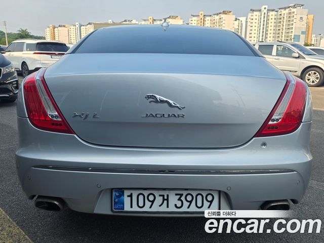 Jaguar XJ 3.0D Premium Luxury LWB X351 2015 — фото 4