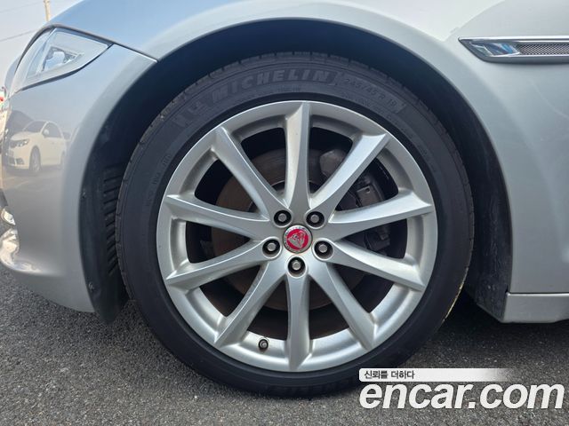 Jaguar XJ 3.0D Premium Luxury LWB X351 2015 — фото 5