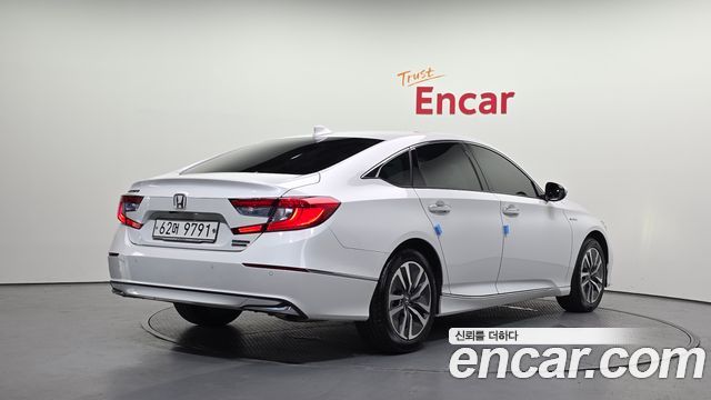 Honda Accord (X) 2.0 Hybrid Touring 2019 — фото 2