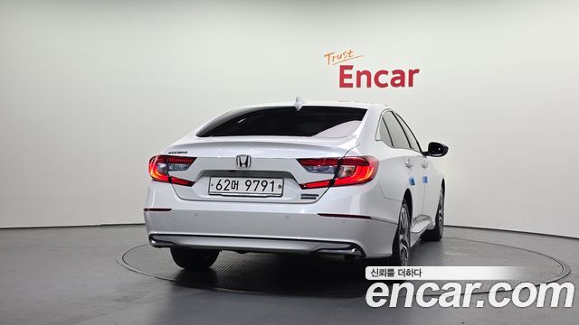 Honda Accord (X) 2.0 Hybrid Touring 2019 — фото 4