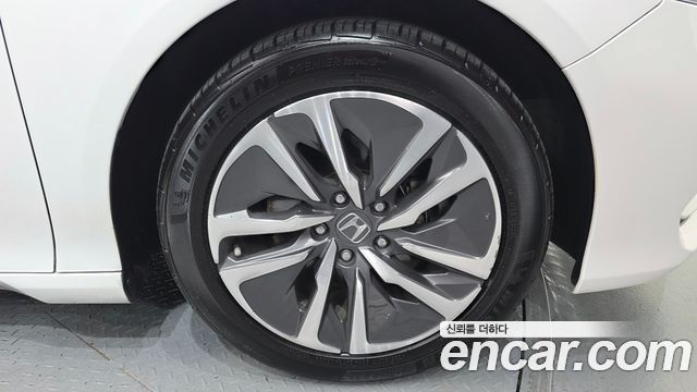 Honda Accord (X) 2.0 Hybrid Touring 2019 — фото 5