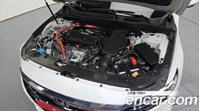 Honda Accord (X) 2.0 Hybrid Touring 2019 — фото 6