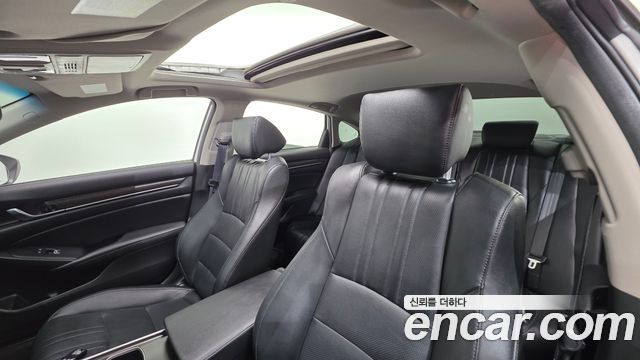Honda Accord (X) 2.0 Hybrid Touring 2019 — фото 12