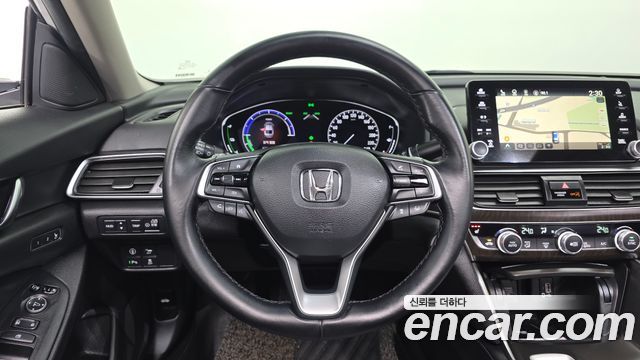 Honda Accord (X) 2.0 Hybrid Touring 2019 — фото 16