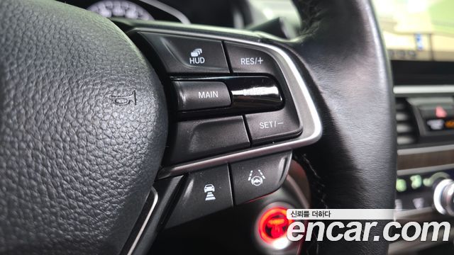 Honda Accord (X) 2.0 Hybrid Touring 2019 — фото 17